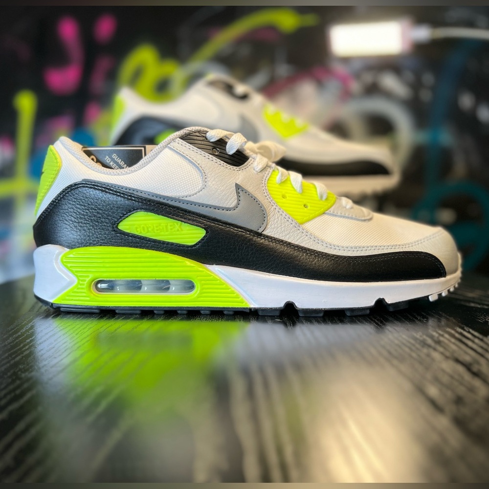 *SOLD NIKE AIR MAX 90 GORE-TEX SZ 13
